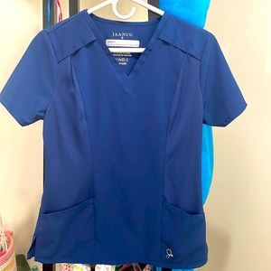 Jaanuu scrub top